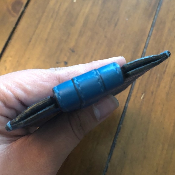 Gucci Micro GG Pattern Card Case - Picture 8 of 8